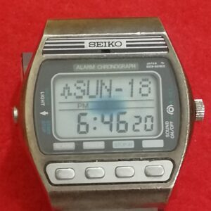 Seiko D229-5010 Alarm Chronograph Dot Matrix LCD